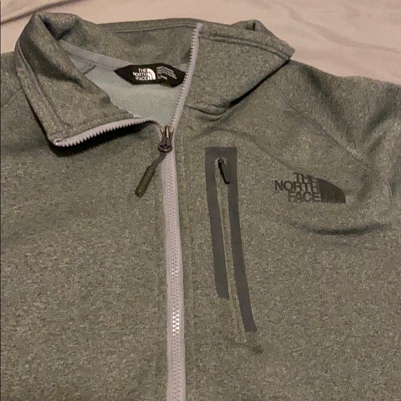 Men’s North Face 1/4 zip - Picture 2 of 3